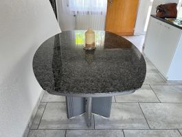Granit Esstisch ( Nero Assoluto)Neupreis 3000.-