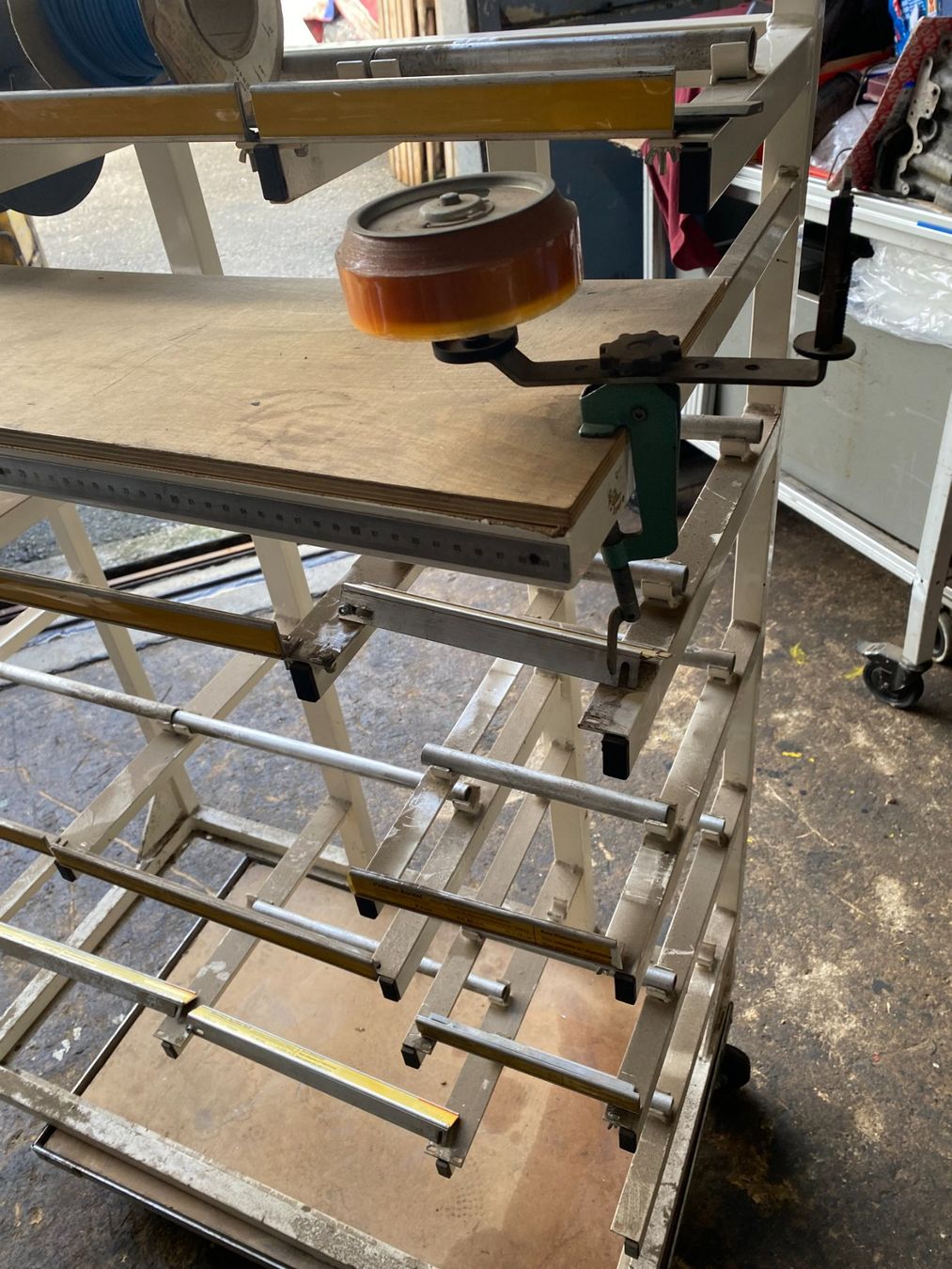 Scaffali: Metall, Werkstattgestell – Usato da Feuerthalen venduto da Sct3 1