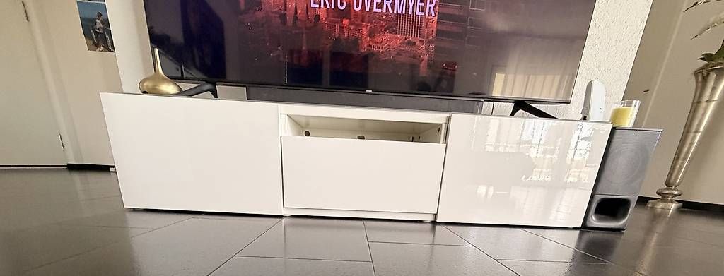 Mobili TV: Tv Möbel weiss hochglanz – Usato da Lohn-Ammannsegg venduto da YAS_85 2