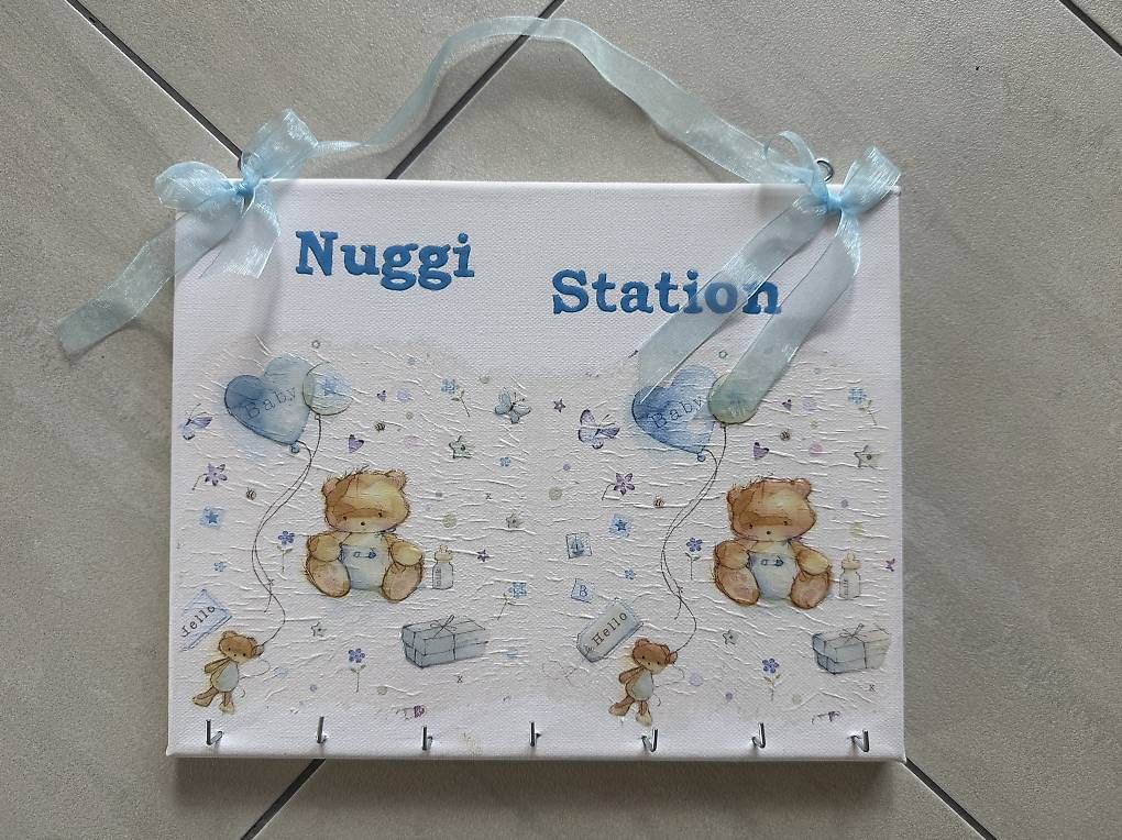 Succhiotti & catenelle porta ciuccio: Nuggi/Schnuller Station – Usato da Rümlang venduto da franziges