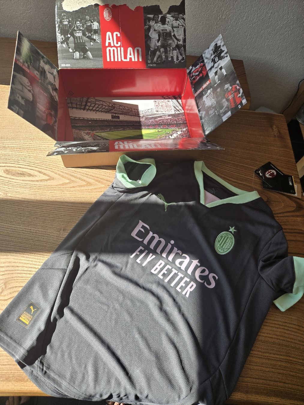 Puma Canottiere & Pantaloni: AC Milan Trikot gr.146/152 Neu – Nuovo e nell'imballaggio originale da Zürich venduto da Deesay