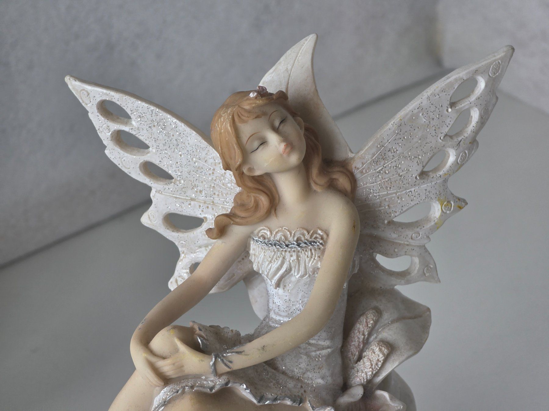 Statuette: vintage 70/80er Elfenfigur Feenfigur sitzend Fee Elfe – Nuovo (secondo la descrizione) da Dürnten venduto da Bachtelsurfer 5