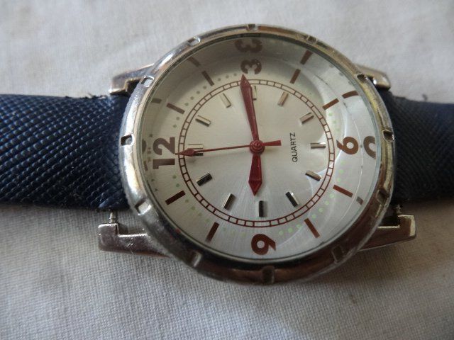 Orologi: SCHÖNE  HEREN UHR.QUARTZ..LÄÜFT – Usato da zürich venduto da ahmad01 5