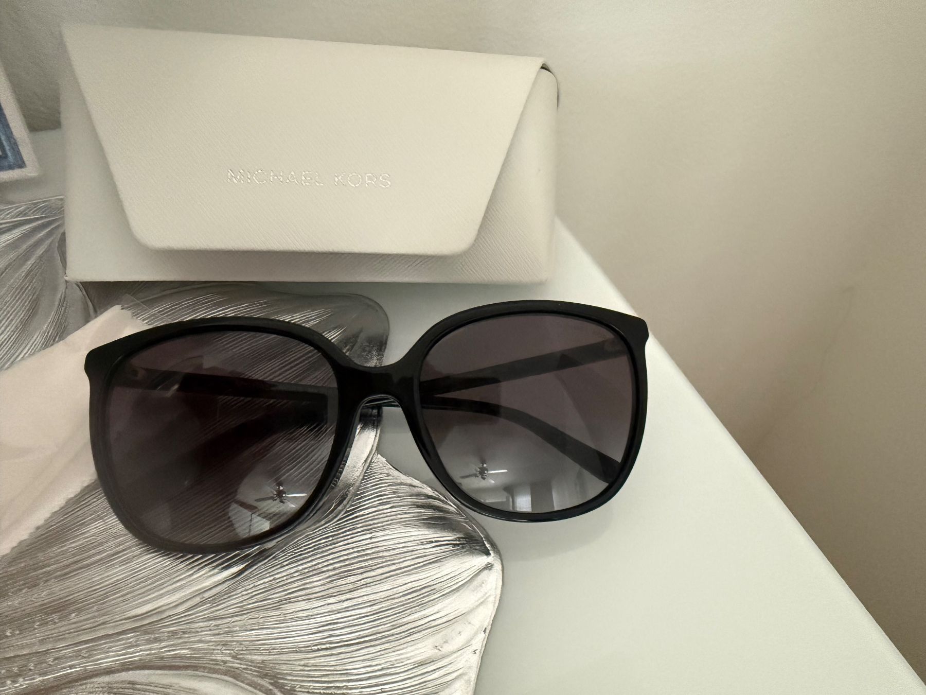 Michael Kors Occhiali & Lenti: Lunettes de soleil Michael Kors – Nuovo e nell'imballaggio originale da Sion venduto da ami_q6wn 2