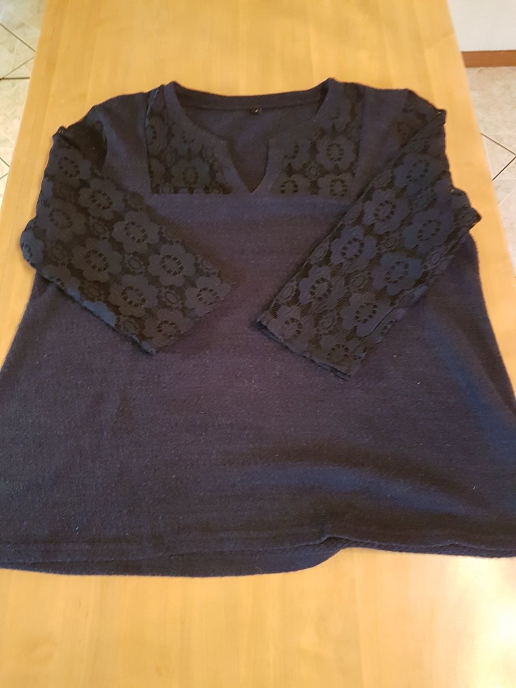Maglioni & Felpe: Pull col en V - dentelle taille 4 L – Usato da Villiers venduto da san_jn5w 1