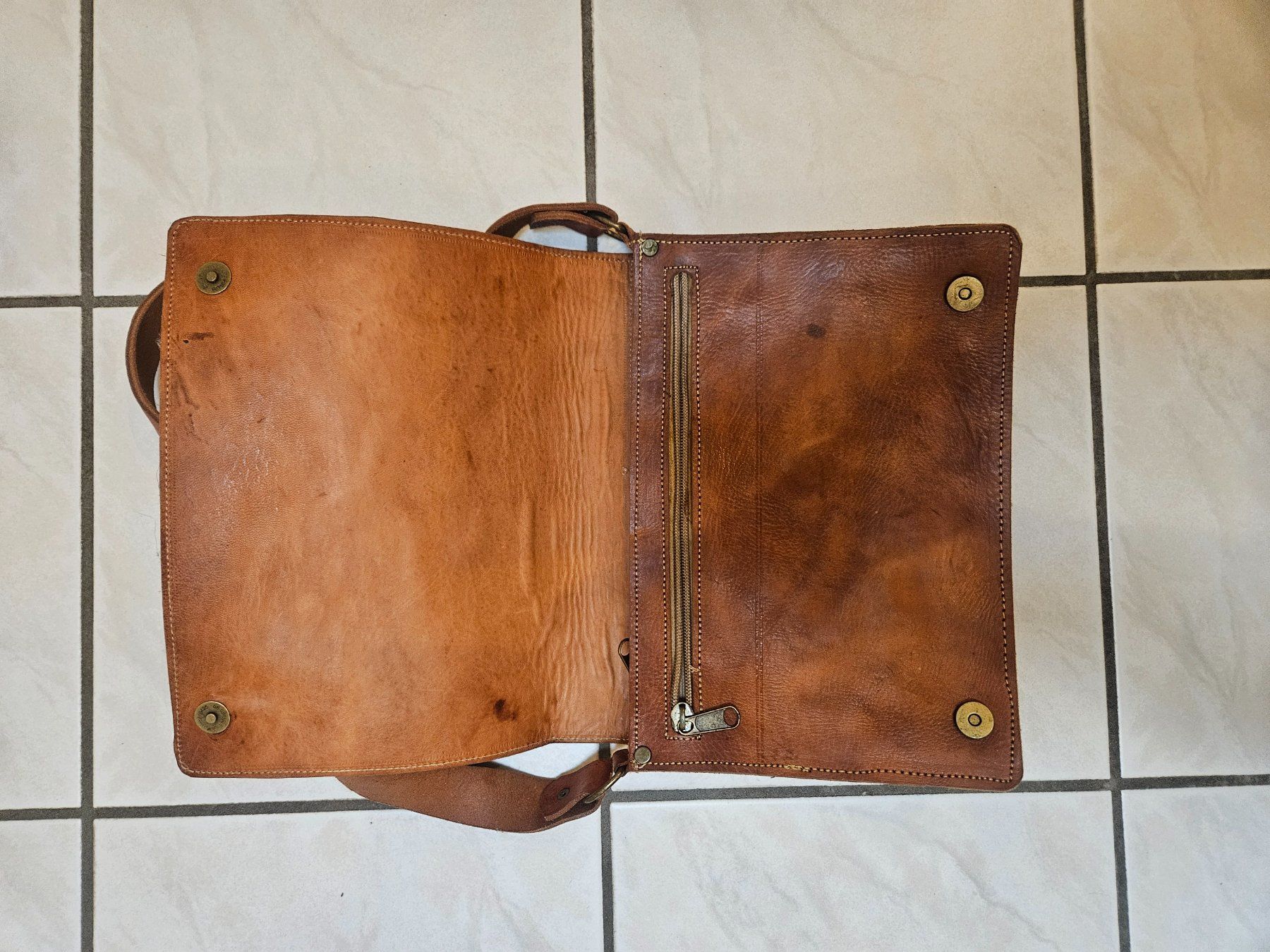 Taschen: Ledertasche / Umhängetasche – Gebraucht aus Münchwilen AG von pel_y9jx 3