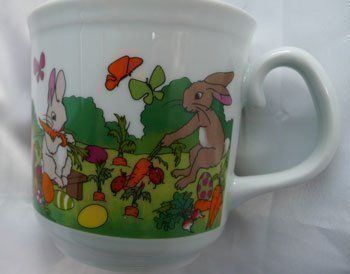 Tazze: ***   Ostern   ***   Tasse mit Osterhasen    -   NEU   - – Nuovo e nell'imballaggio originale da Niederuzwil venduto da LaBambola 2