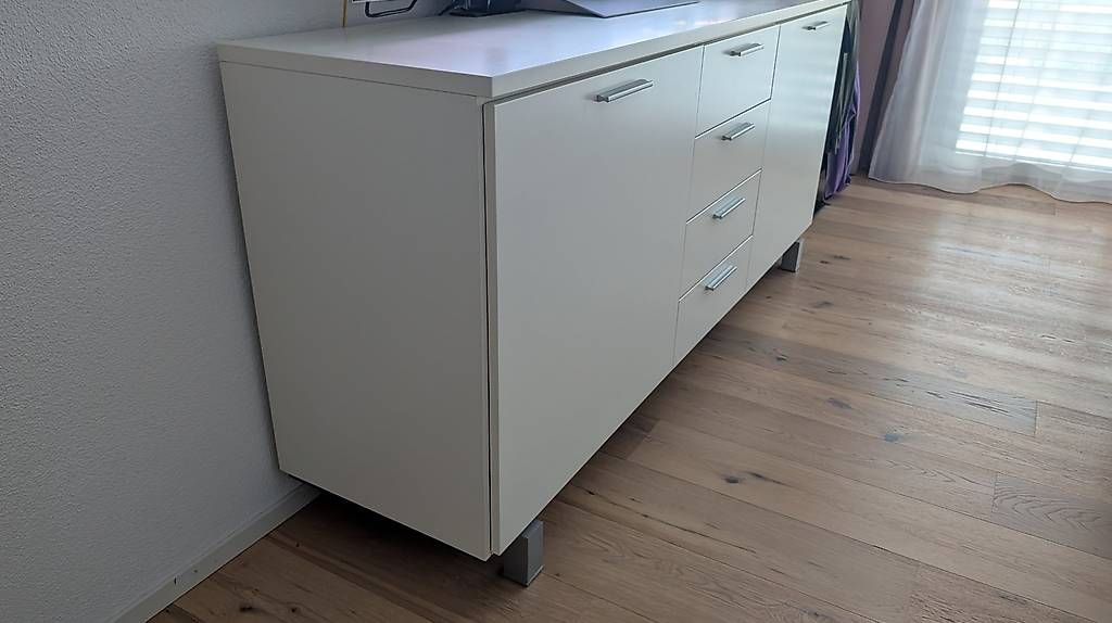 Commodes: Robustes Sideboard, Kommode – D'occasion à Aarwangen par Beelzebert 1