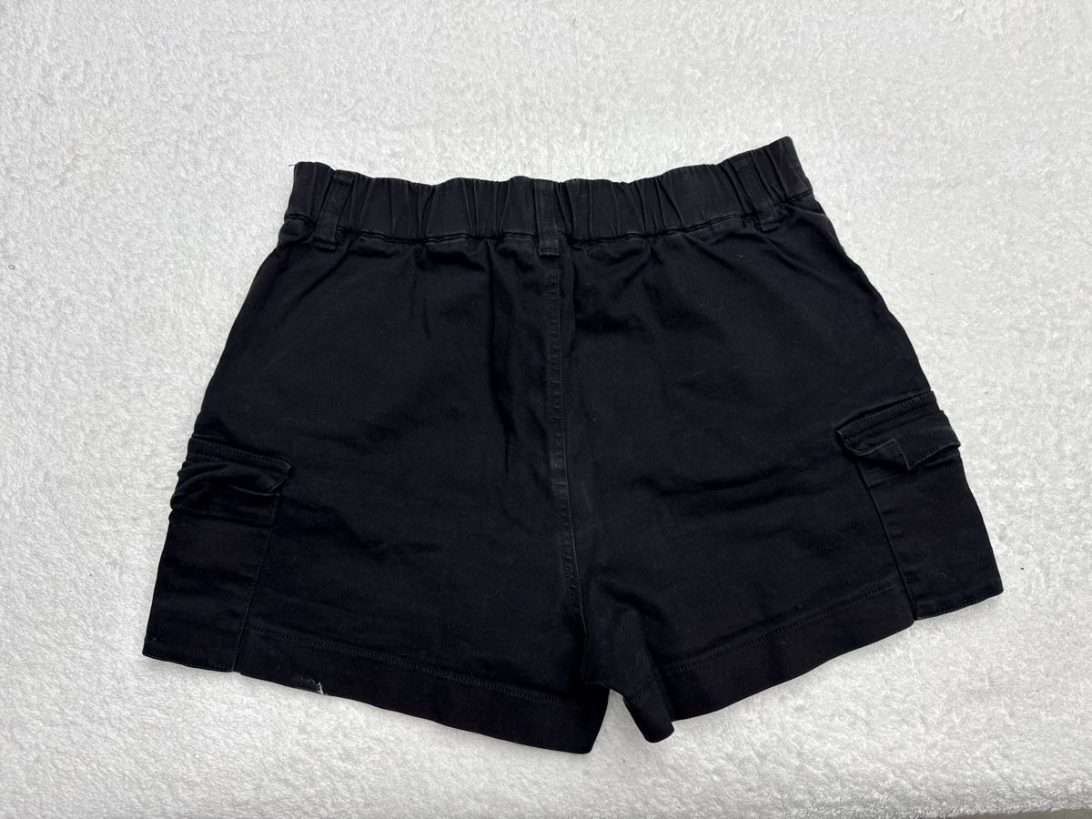 Hosen: Shorts cargo noir taille L 40  – Gebraucht aus Chenens von anasantos90 1