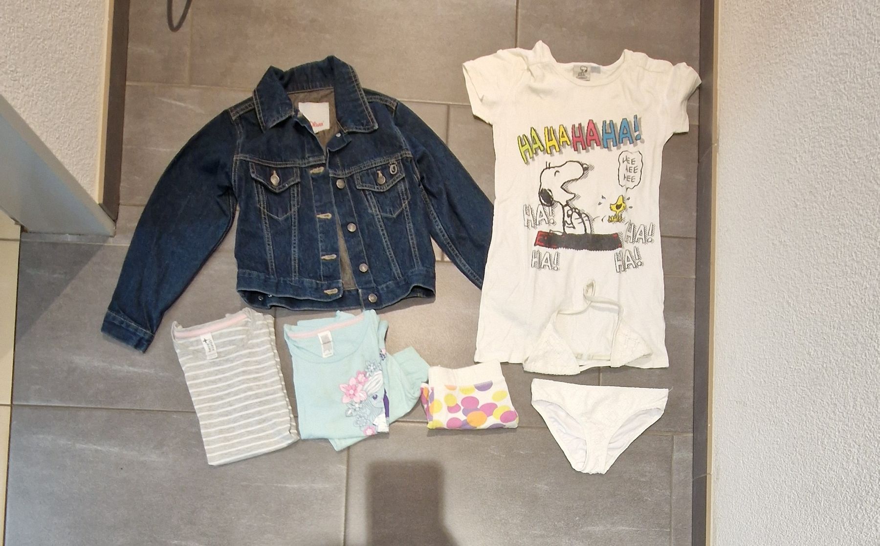 Lotti & Set di vestiti: Kleiderpaket 122/128 – Usato da Ohmstal venduto da wil_xp75