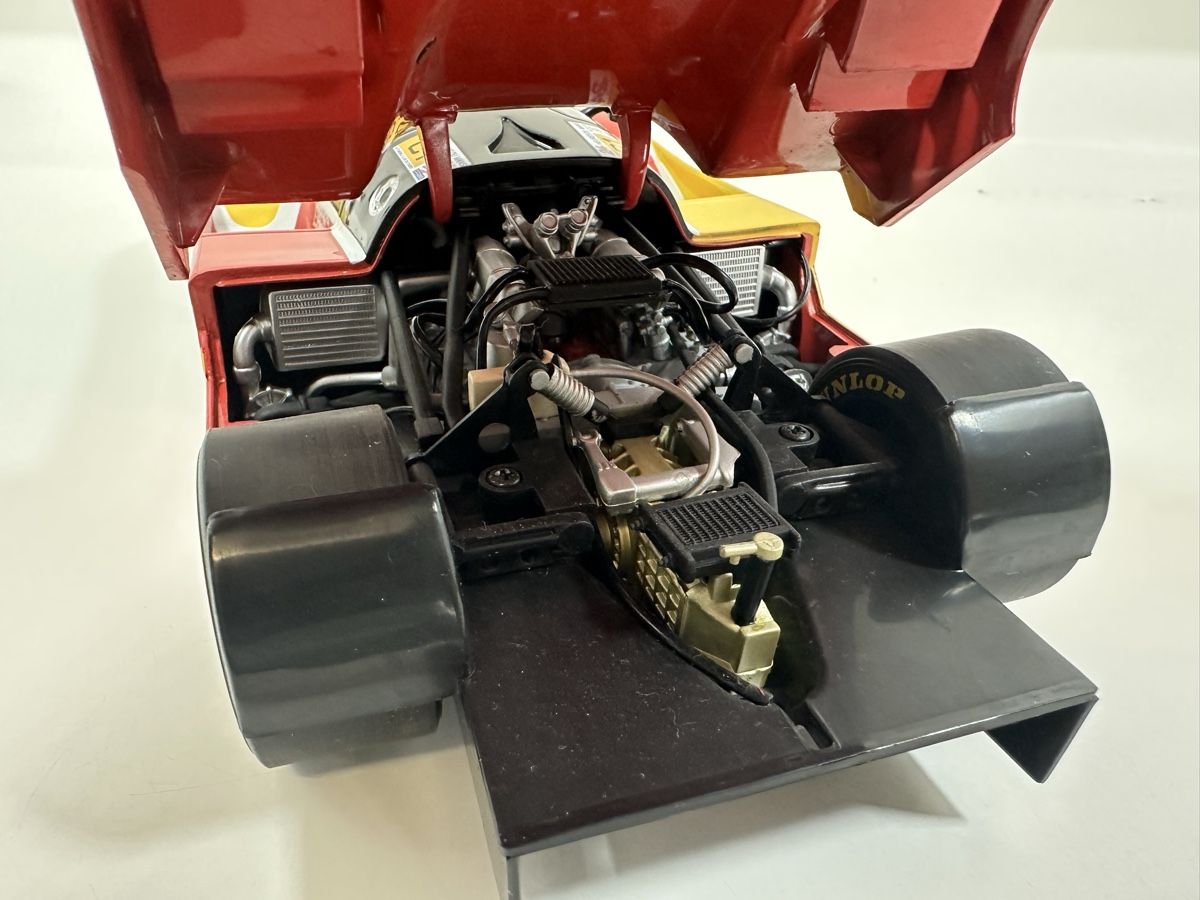 Porsche Modellini d'auto: Porsche 962C 1:18 Shell, Stuck/Bell/Ludwig,Universal Hobbies – Usato da Zofingen venduto da rf9_x2xt 5