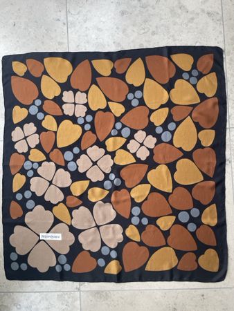 Yves Saint Laurent Seidenfoulard