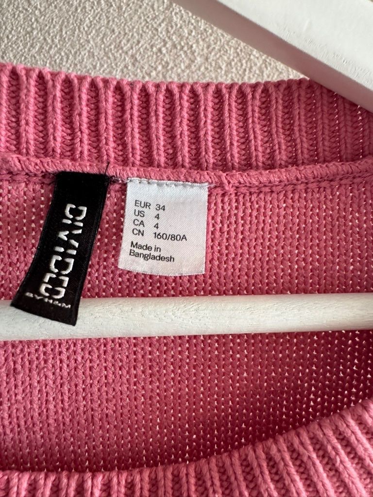 H&M Maglioni & Felpe: H&M Divided Pullover rosa Grösse 34 gebrauchter Zustand – Usato da Dübendorf venduto da gru_v8px 1