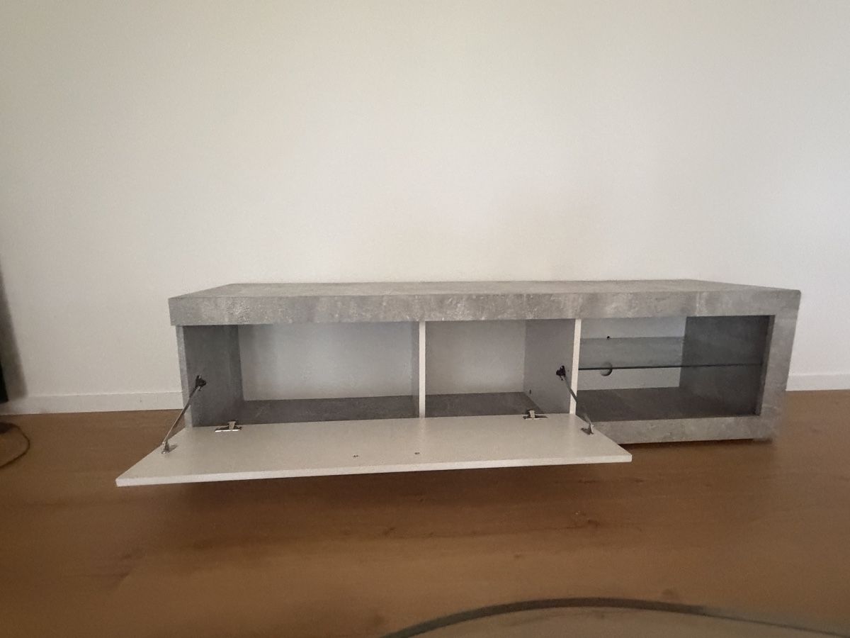 Conforama Mobili TV: Modern TV Stand with Storage - Stylish & Functional! – Usato da Wetzikon ZH venduto da Vatani 1