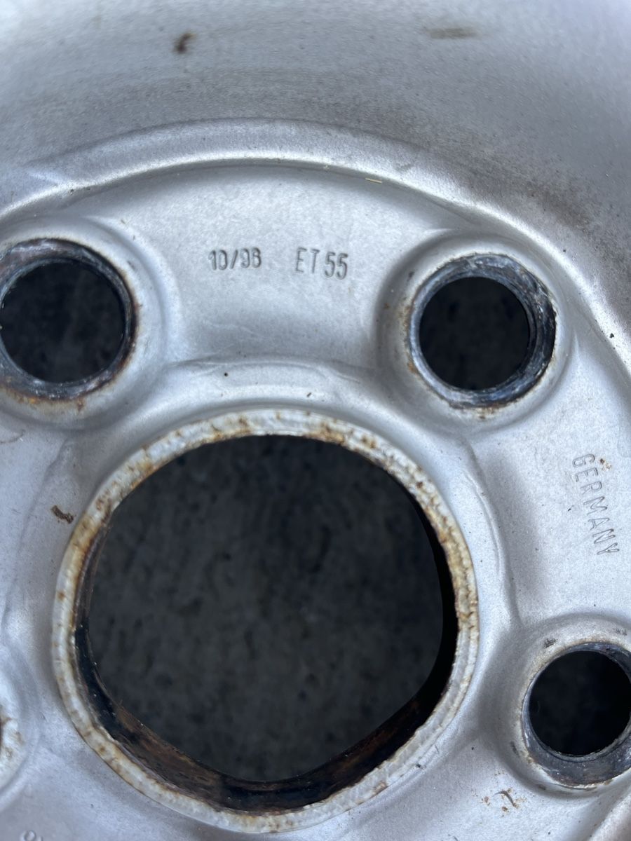 Volkswagen Pneus & Kompletträder: Originale VW T4 Stahlfelgen – Gebraucht aus Stans von Bridges_Vintage 3