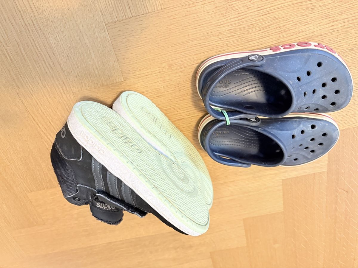 Scarpe per ragazzi: Crocs und Adidas Grösse 27 – Usato da Riehen venduto da Grayje4 1
