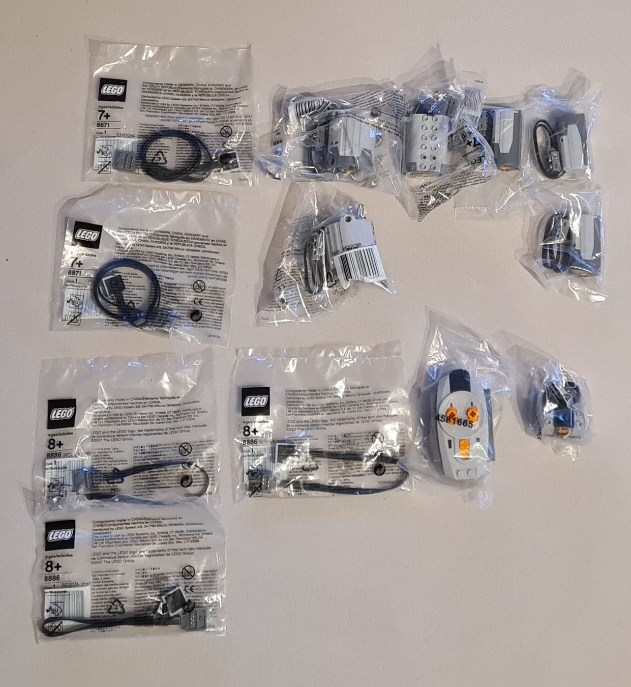 Lego Kit di costruzioni: LEGO Technic Moteurs - Motor set – Nuovo e nell'imballaggio originale da Les Thioleyres venduto da Sakanicheval