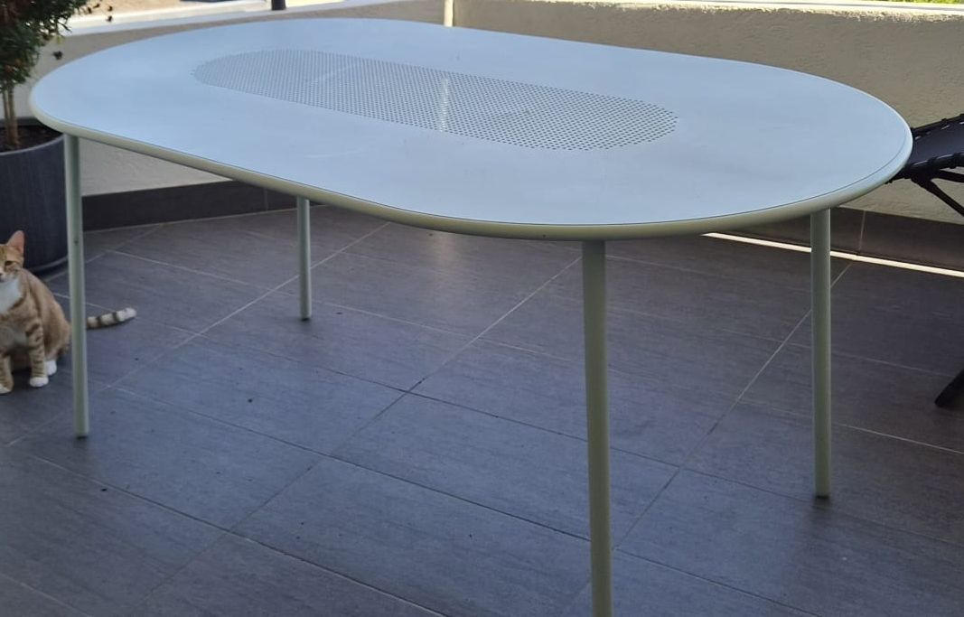 Tables: Gartentisch oval mintgrün – D'occasion à Evilard par Hiraeth