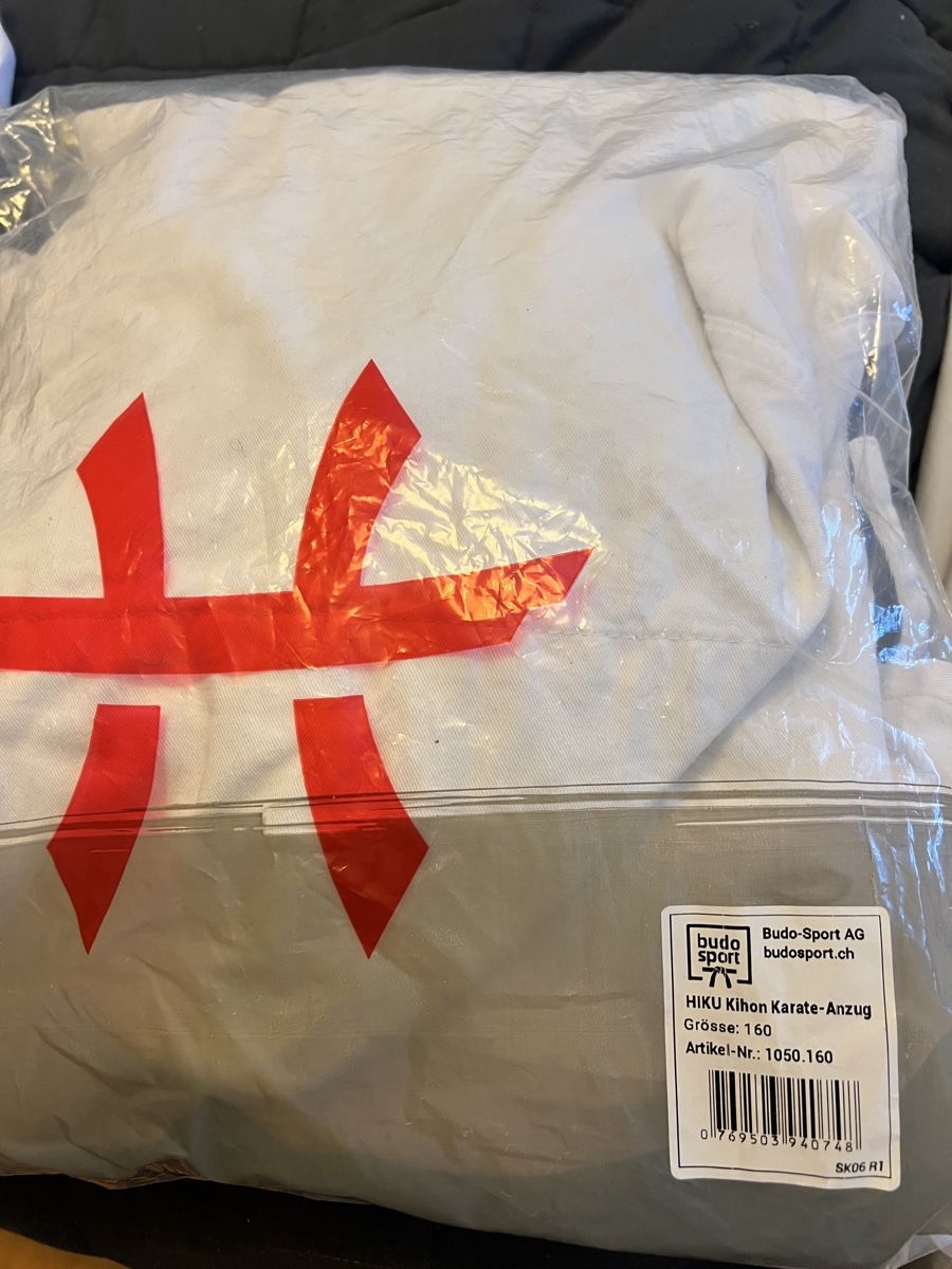Kimonos: Karateanzug- Kimono de Karate Gr.160 – Neu (gemäss Beschreibung) aus Biel-Benken BL von MelSil