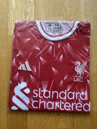 Fussballtrikot Liverpool 22/23 Grösse M neu