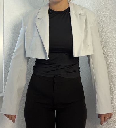 Bershka Kurzblazer hellgrau