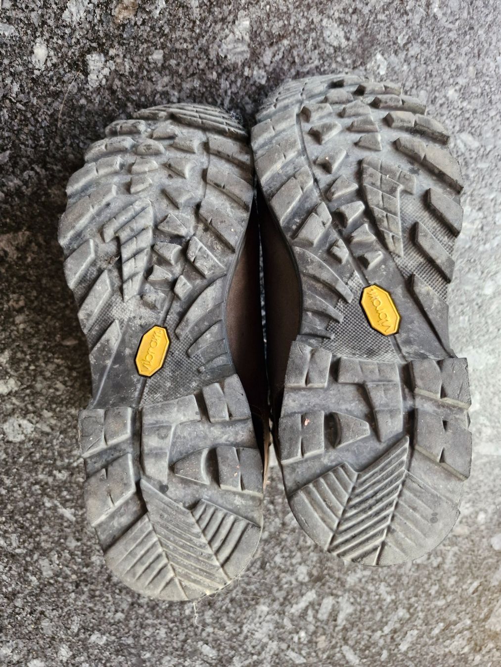Lowa Damenschuhe: Wanderschuhe – Gebraucht aus Aefligen von Dummel 3