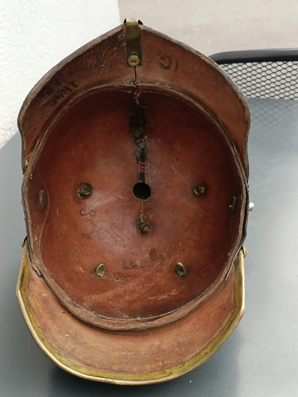 Uniformi: Alter Helm Pickelhaube Preussen Modell 1871 – Usato da Brugg AG venduto da Ente015 5