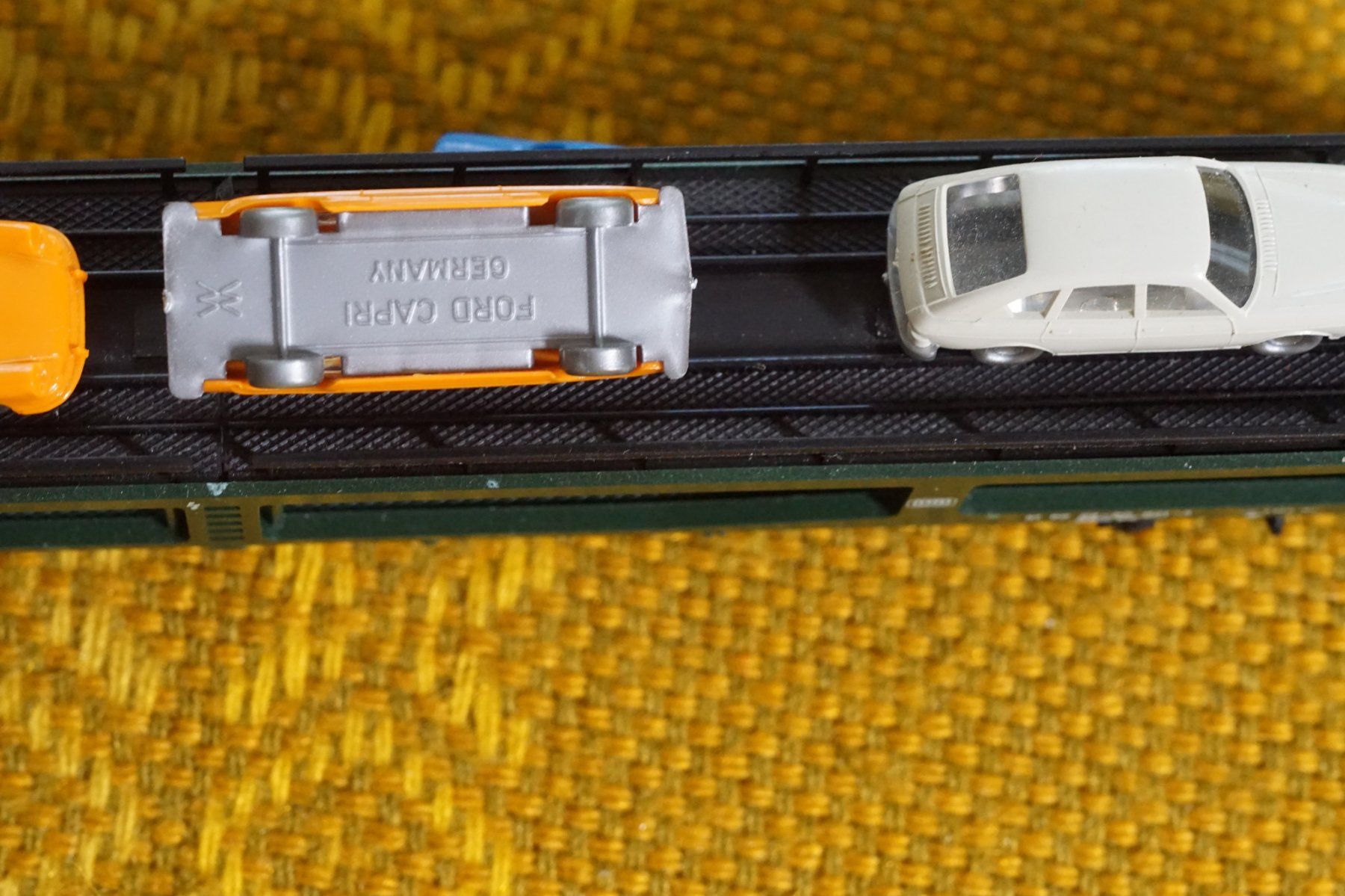 Fleischmann Modellini di ferrovie: Auto-Transportwagen Fleischmann Spur N – Usato da Gränichen venduto da iknow 2
