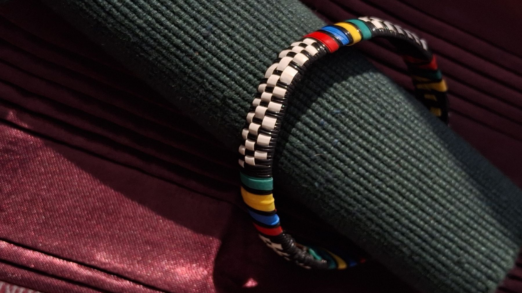 Bracciali & Braccialetti: Handgemachtes Zuni Armband, Ethno Style. – Nuovo (secondo la descrizione) da Münchenbuchsee venduto da babilibern