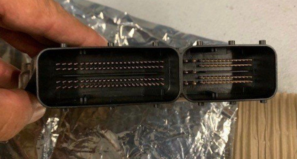 BMW Tutti i ricambio per moto: BMW S1000RR ECU origine – Usato da Montalchez venduto da FuelCarbon 3