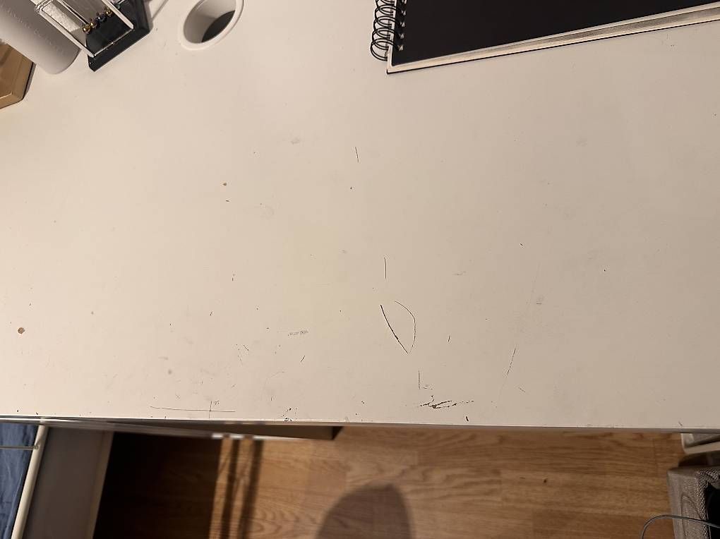 Scrivanie: Ikea Schreibtisch  – Usato da Diepoldsau venduto da sim_8mcg 2