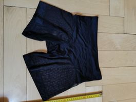 Schwarze Shape Hose von Rosa Juno, Gr. XL- klein geschnitten