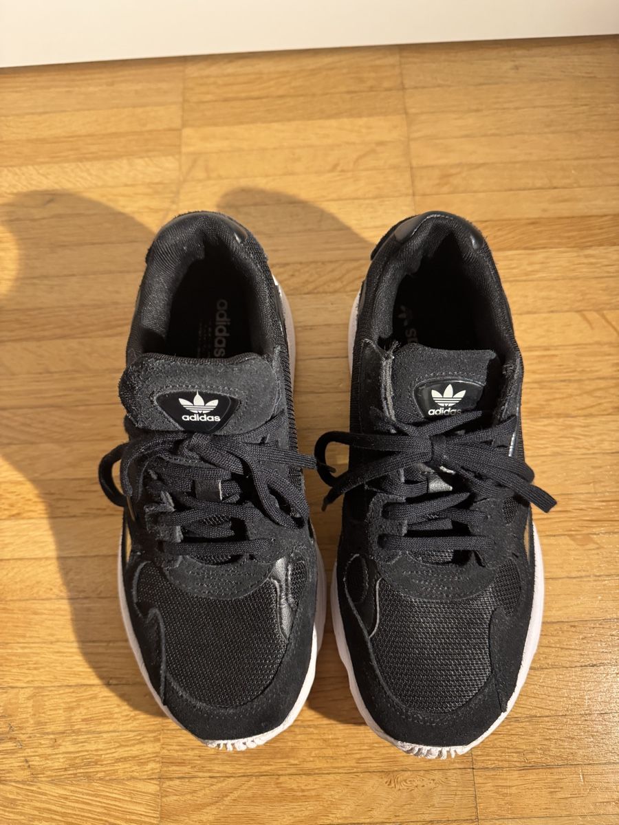 Adidas Scarpe da donna: Schwarze Adidas Falcon Sneaker, Grösse 38 – Nuovo (secondo la descrizione) da Teufen AR venduto da chi_h55m 4