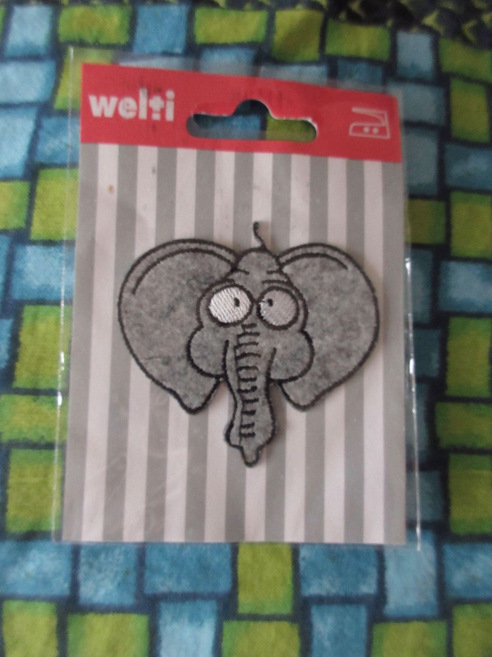 Toppe: Aufnäher, Aufbügler, Patch, Elefant Kopf, 6.5 x 6.5 cm – Nuovo (secondo la descrizione) da Egg b. Zürich venduto da Mogli93