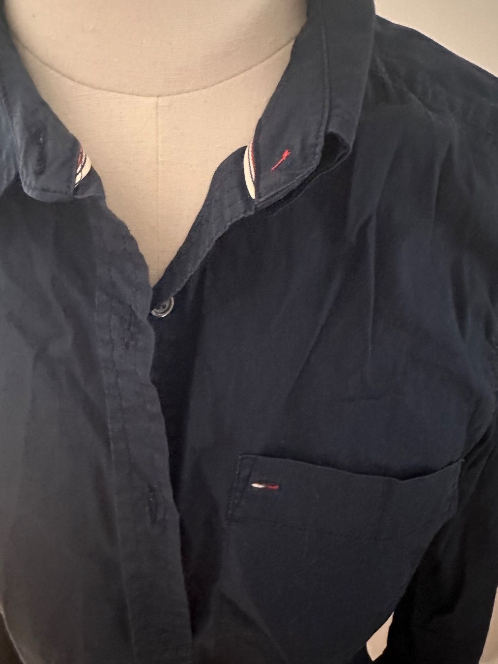 Tommy Hilfiger Camicette: Hilfiger Hemd m Bluse dunkelblau – Usato da Pfaffhausen venduto da Klaras_second_hand 1