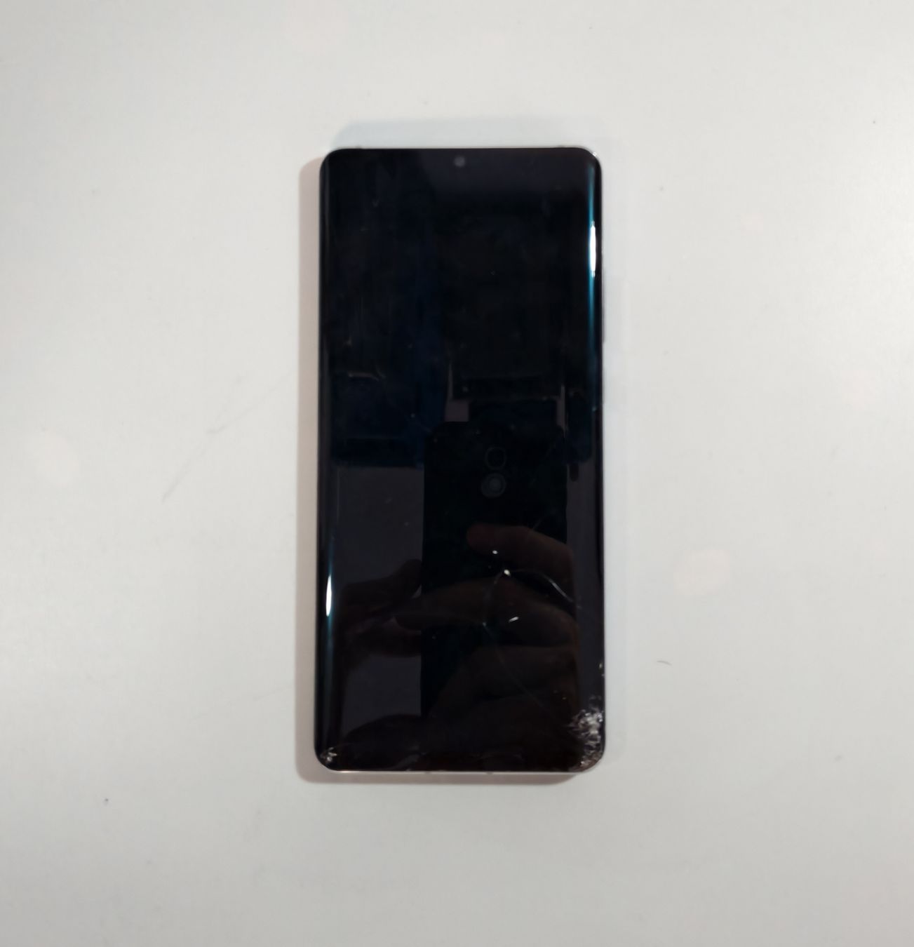 Huawei Handys / Smartphones: Huawei P30 pro Silber – Defekt aus Ehrendingen von Rocky985
