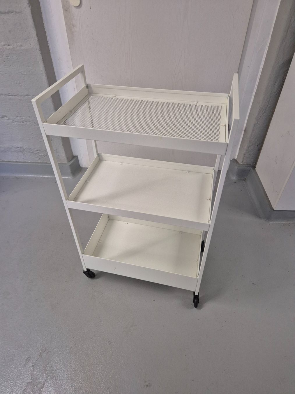 Ikea Carrelli di servizio: Servierwagen weiss IKEA – Usato da Dietikon venduto da grafad