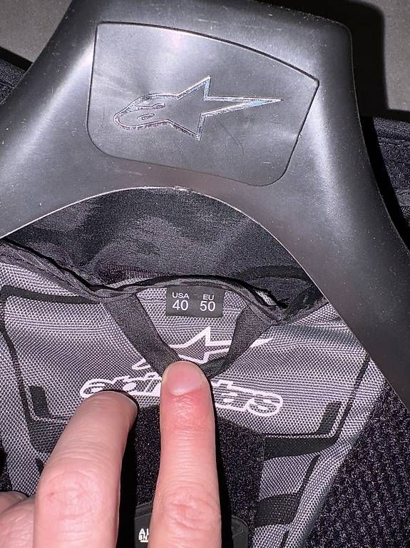 Alpinestars Lotti di vestiti: Alpinestars Lederkombi GP Plus Grösse EU 50 – Usato da Wilchingen venduto da To4sty 2