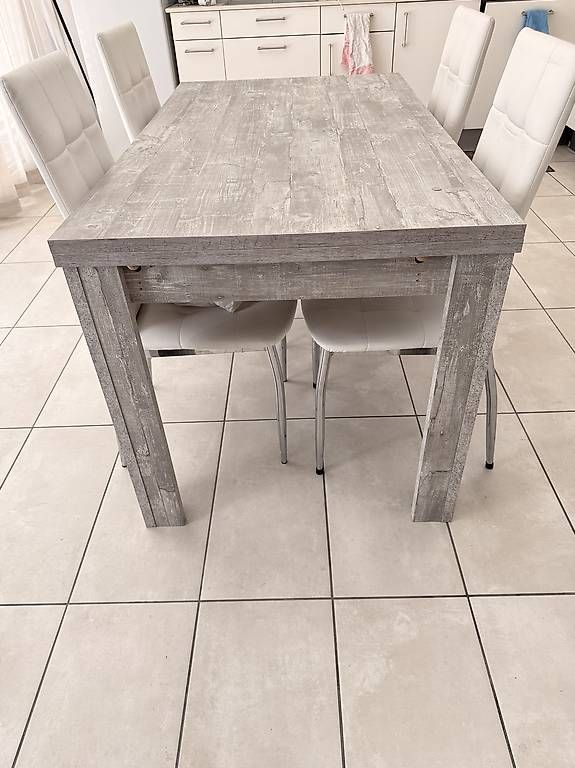 Tischset: À vendre table à manger avec 4 chaises – Gebraucht aus Grandcour von dos_g2gz 2
