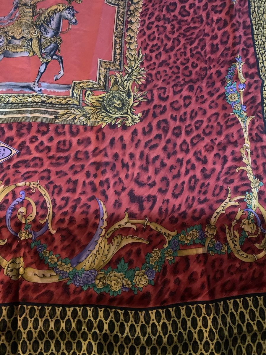 Versace Foulard & Sciarpe: Gianni Versace Foulard – Usato da Bergdietikon venduto da zor_856j 7