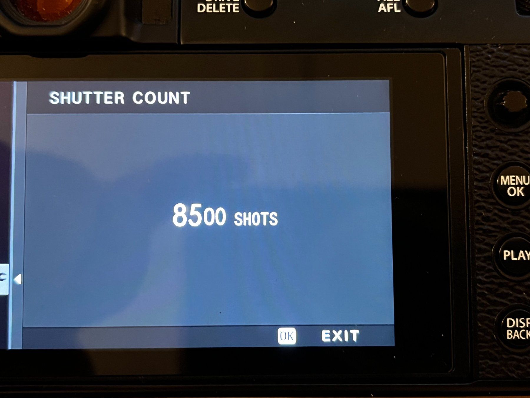 Fujifilm Fotocamera: Fujifilm X100V + Leder Case und 2 extra Akkus – Usato da Wädenswil venduto da SO2 8
