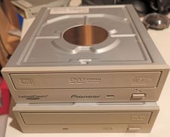 DVD - Laufwerke IDE / SATA