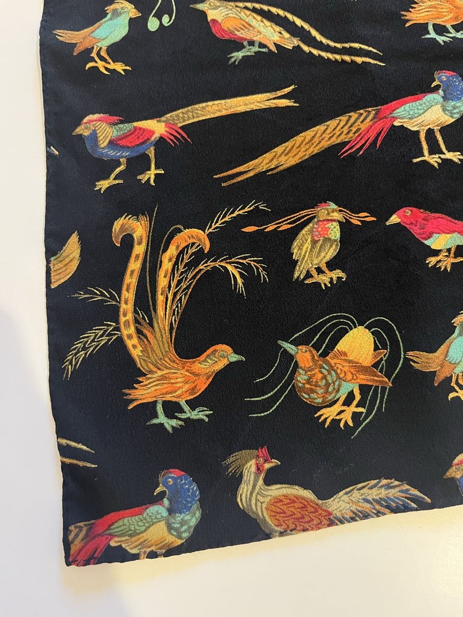 Fabric Frontline Foulards, Tücher & Schals: Fabric Frontline Tuch, Seide – Gebraucht aus Zürich von vintage_for_you 1