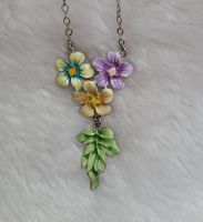 Kette mit dem Blumen-Anhänger