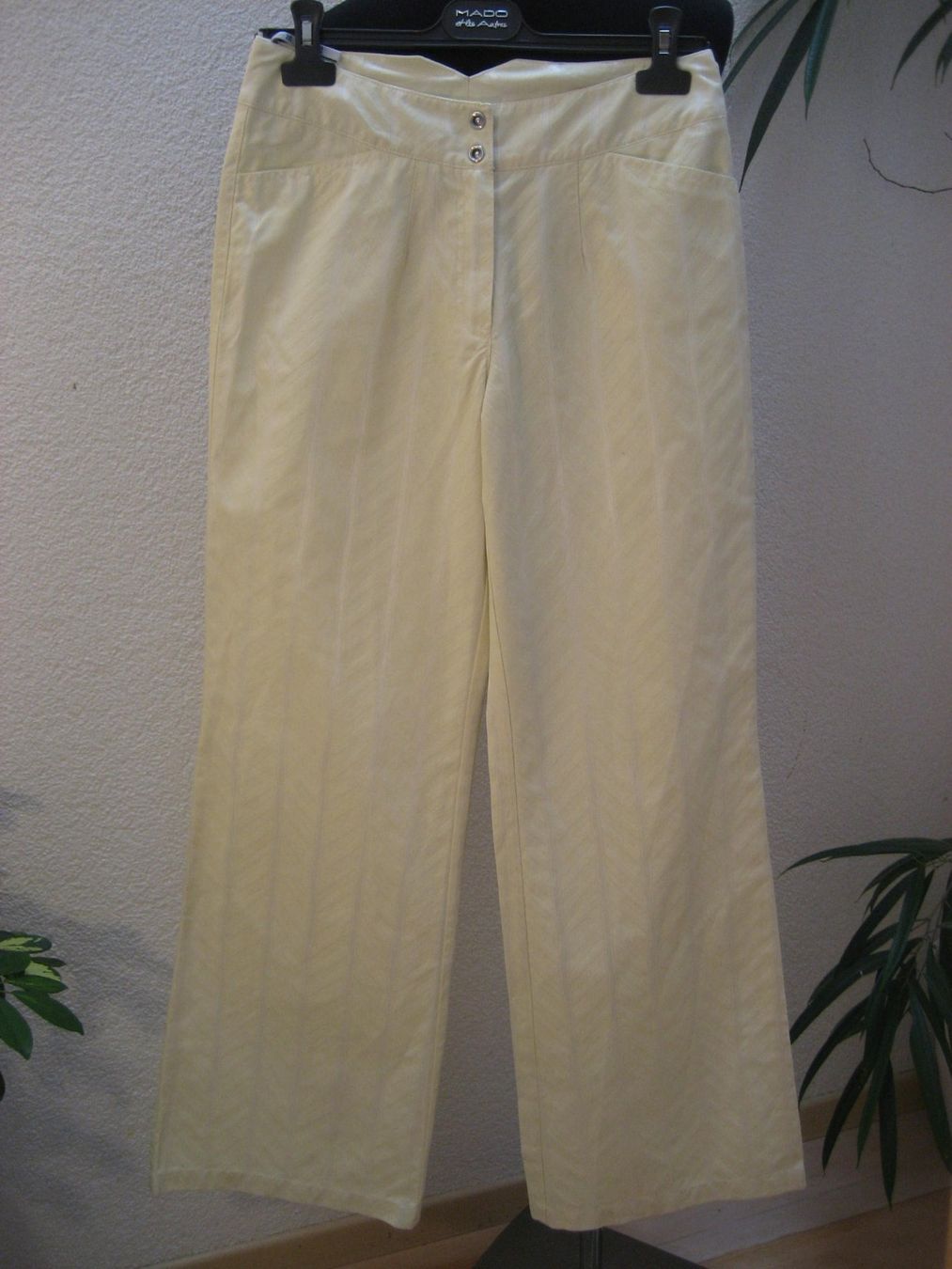 Pantaloni: Pantalon Tuzzi taille 36, neuf – Nuovo e nell'imballaggio originale da Delémont venduto da marryb