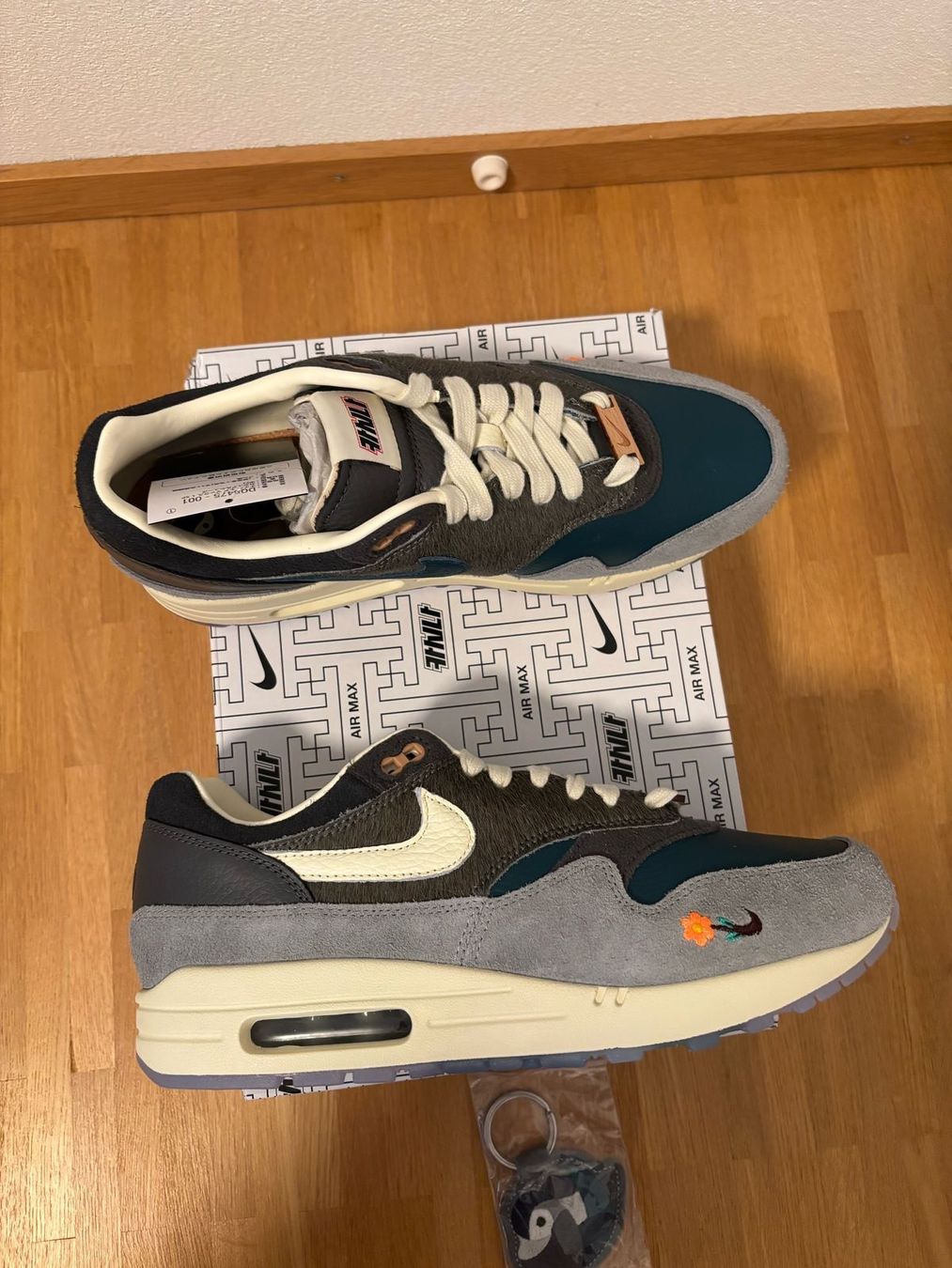 Nike Scarpe da uomo: Nike Air Max 1 Kasina Grey  EU44/ UK9/ US10 – Nuovo e nell'imballaggio originale da Kriens venduto da Na_Ro 2