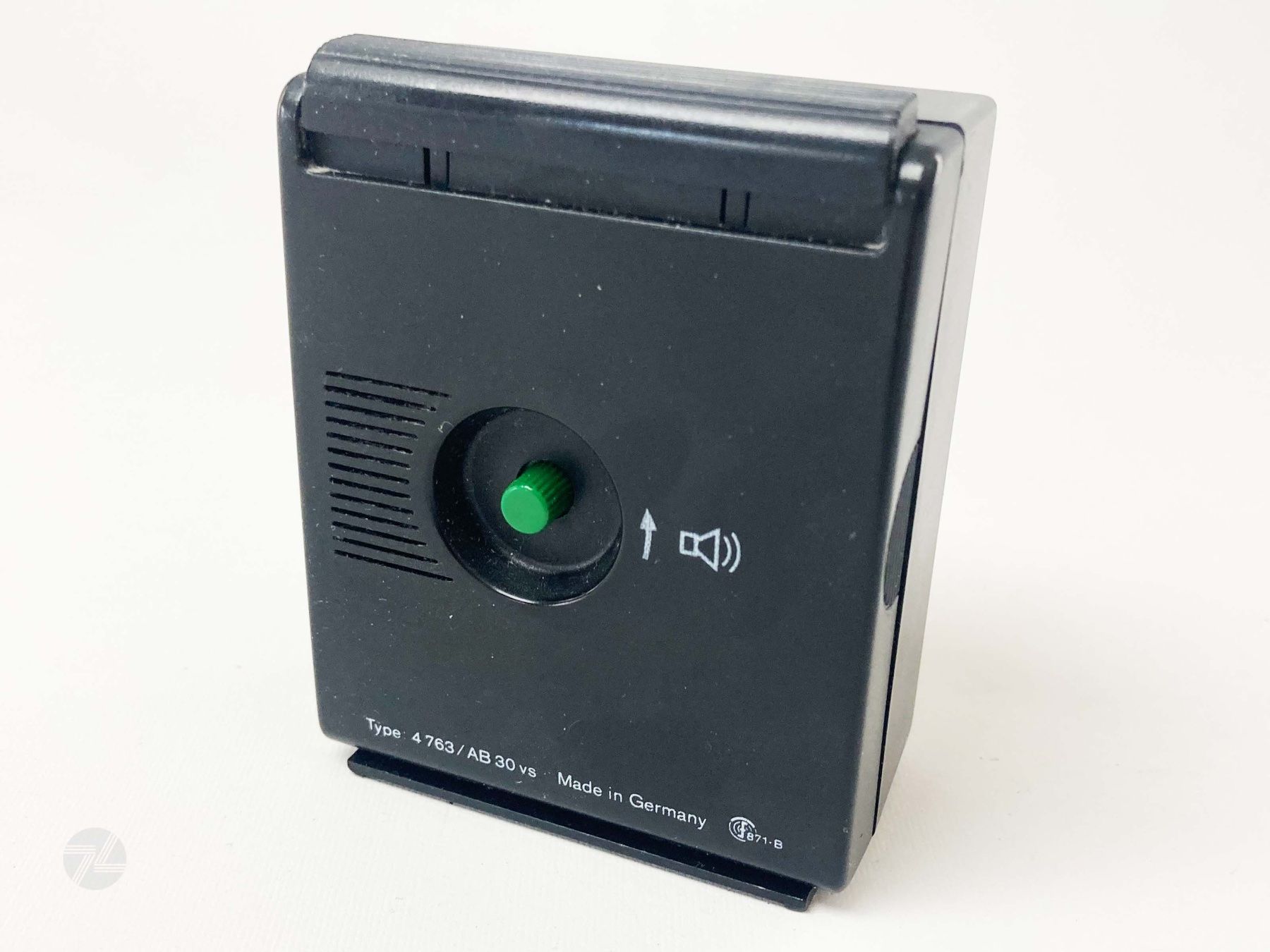 Braun Sveglie: Braun Voice Control Reisewecker Wecker Analog AB30vs Schwarz – Usato da Wetzikon ZH venduto da cyan74 1