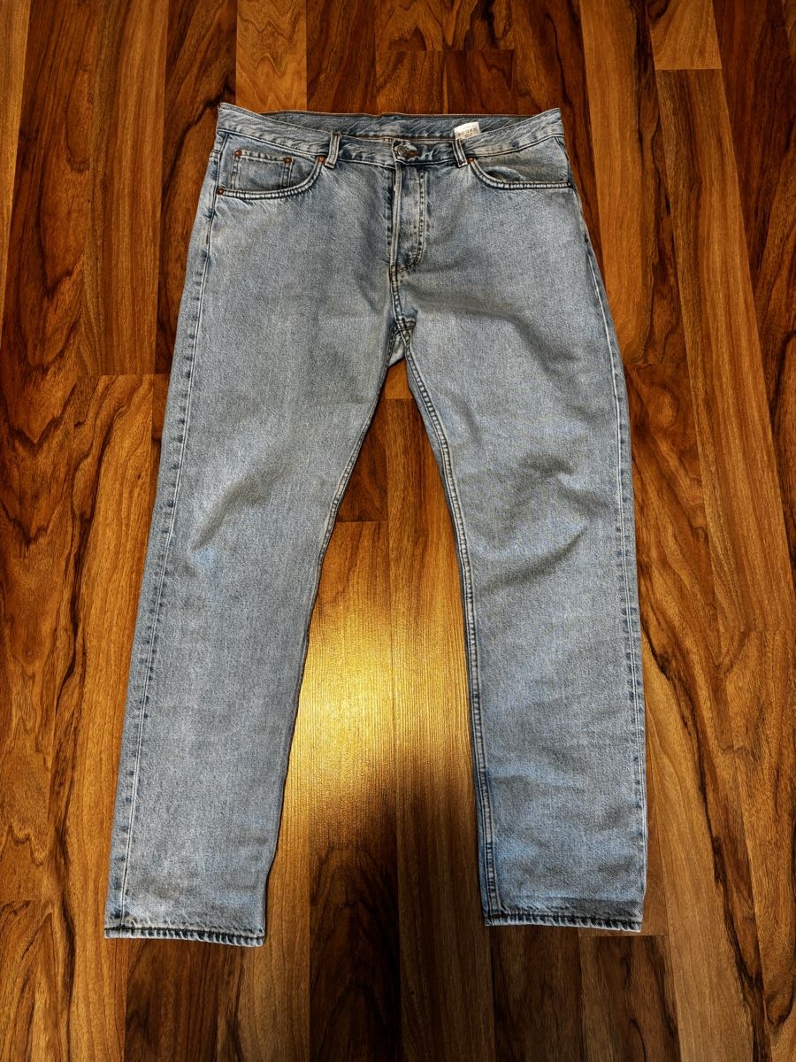 Weekday Jeans: Weekday Pine Regular Tapered Jeans | 33/30 – Usato da St. Gallen venduto da NPC_mit_Twint