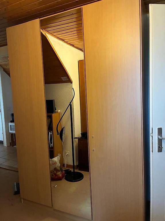 Schränke: Armoire à habits – Gebraucht aus Oulens-Echallens von Quicktiger