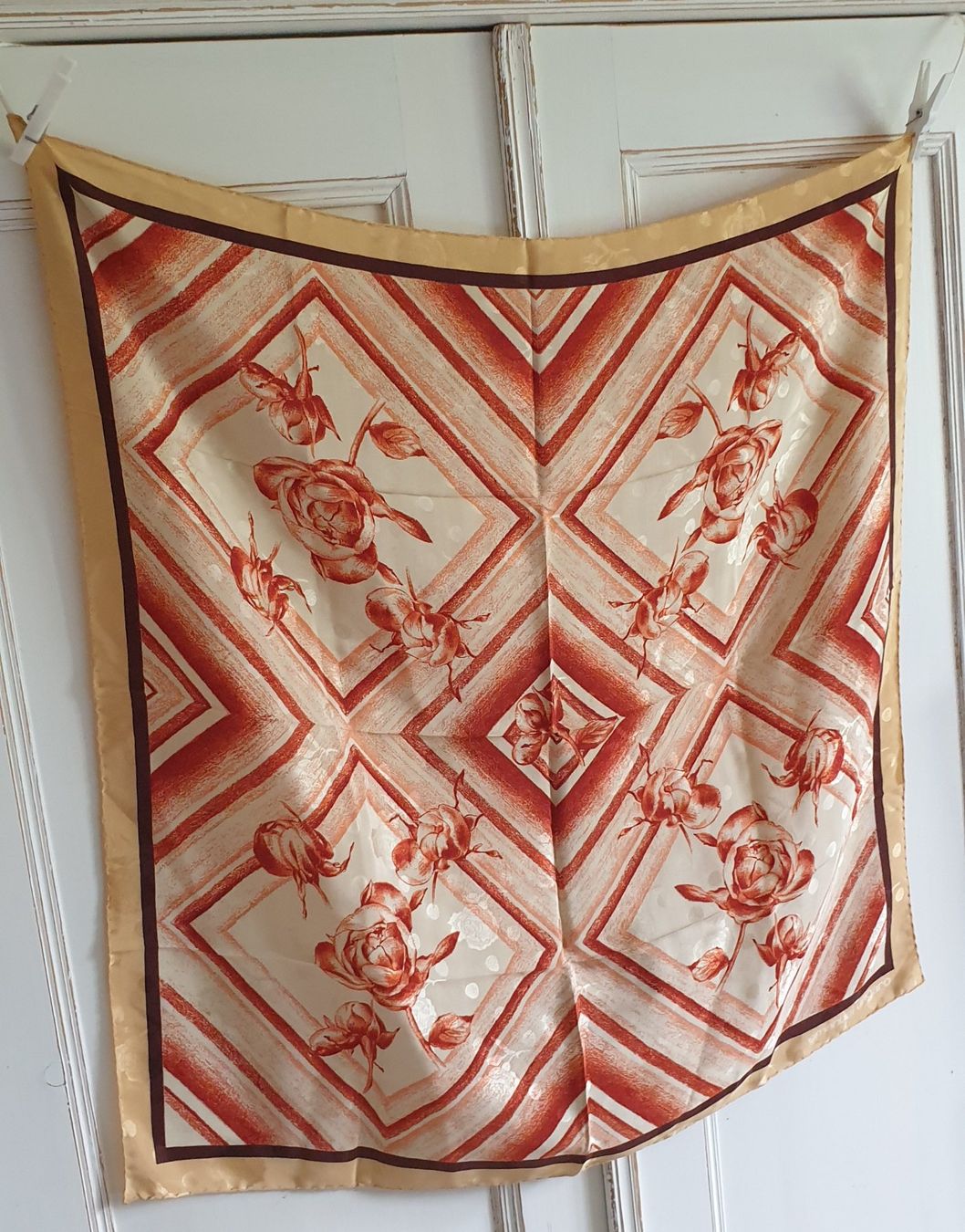 Foulard & Sciarpe: Foulard Emanuel Ungaro – Usato da Emmen venduto da magelan 2